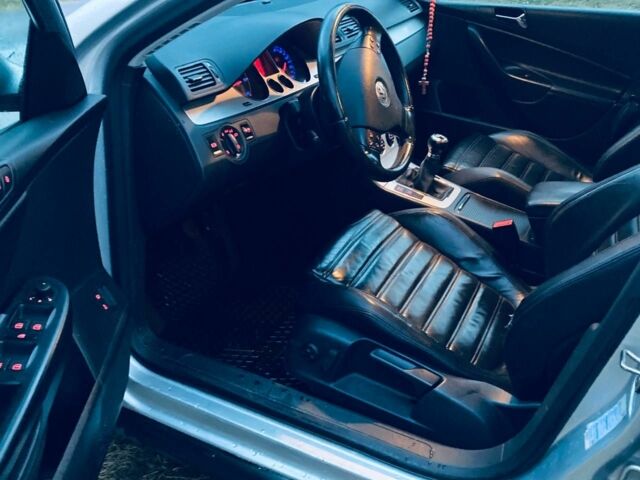 Серый Фольксваген Пассат Вариант, объемом двигателя 2 л и пробегом 292 тыс. км за 6600 $, фото 3 на Automoto.ua