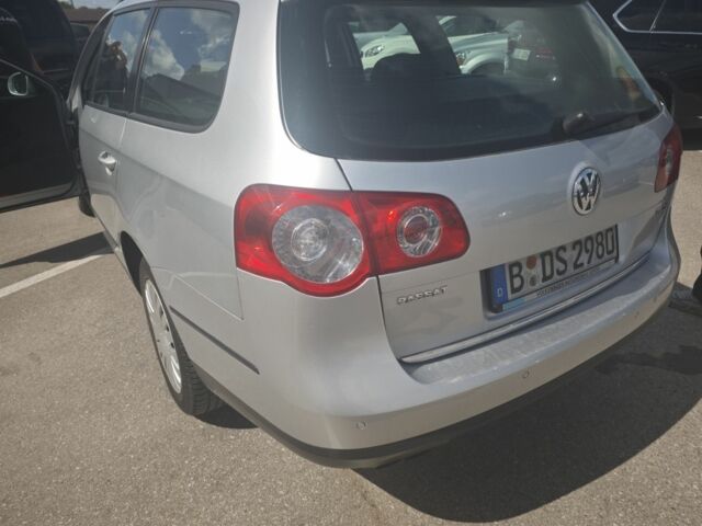 Серый Фольксваген Пассат Вариант, объемом двигателя 2 л и пробегом 290 тыс. км за 3600 $, фото 1 на Automoto.ua