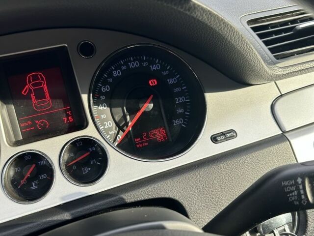 Серый Фольксваген Пассат Вариант, объемом двигателя 2 л и пробегом 213 тыс. км за 6000 $, фото 11 на Automoto.ua