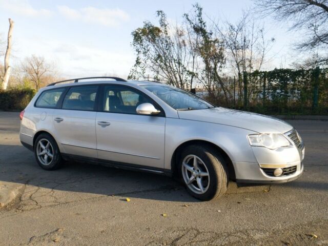 Серый Фольксваген Пассат Вариант, объемом двигателя 2 л и пробегом 333 тыс. км за 3000 $, фото 4 на Automoto.ua