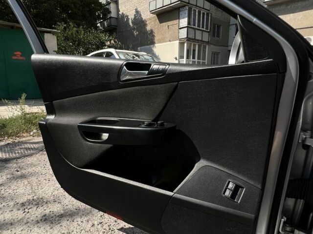 Сірий Фольксваген Пассат Варіант, об'ємом двигуна 2 л та пробігом 370 тис. км за 3199 $, фото 11 на Automoto.ua