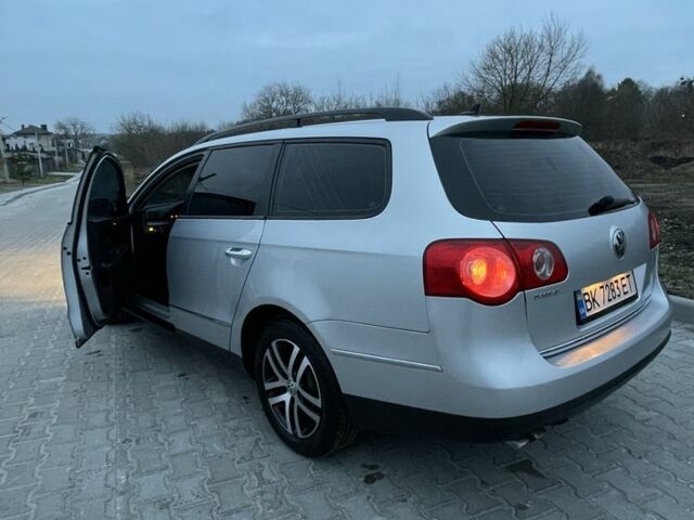 Сірий Фольксваген Пассат Варіант, об'ємом двигуна 2 л та пробігом 272 тис. км за 5900 $, фото 2 на Automoto.ua