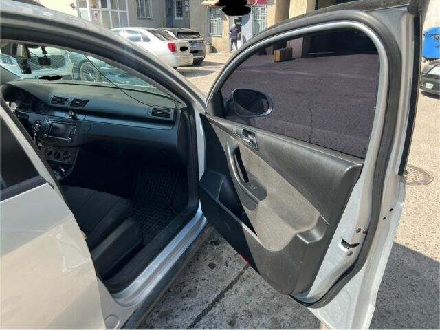 Сірий Фольксваген Пассат Варіант, об'ємом двигуна 2 л та пробігом 370 тис. км за 3199 $, фото 14 на Automoto.ua