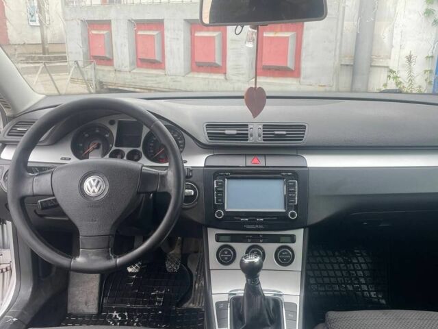 Фольксваген Пассат Варіант 2008 у Житомирі на Automoto.ua Сірий Фольксваген Пассат Варіант, об'ємом двигуна 2 л та пробігом 311 тис. км за 2500 $, фото 5 на Automoto.ua