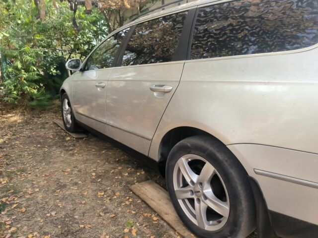 Фольксваген Пассат Варіант 2008 у Изюме на Automoto.ua Сірий Фольксваген Пассат Варіант, об'ємом двигуна 2 л та пробігом 193 тис. км за 7500 $, фото 1 на Automoto.ua