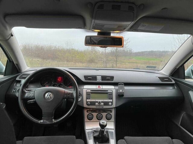 Сірий Фольксваген Пассат Варіант, об'ємом двигуна 2 л та пробігом 300 тис. км за 3500 $, фото 6 на Automoto.ua