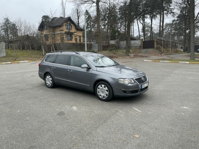 Серый Фольксваген Пассат Вариант, объемом двигателя 2 л и пробегом 200 тыс. км за 1800 $, фото 1 на Automoto.ua