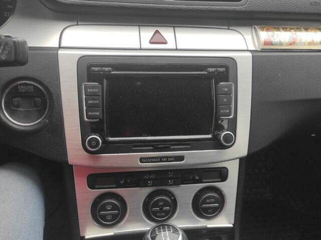 Серый Фольксваген Пассат Вариант, объемом двигателя 2 л и пробегом 299 тыс. км за 7500 $, фото 7 на Automoto.ua