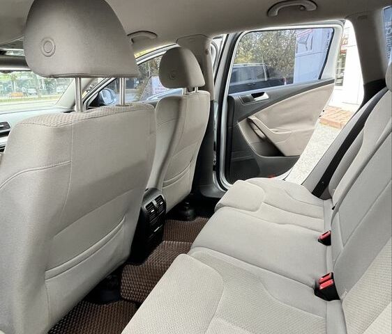 Сірий Фольксваген Пассат Варіант, об'ємом двигуна 1.4 л та пробігом 226 тис. км за 6800 $, фото 10 на Automoto.ua