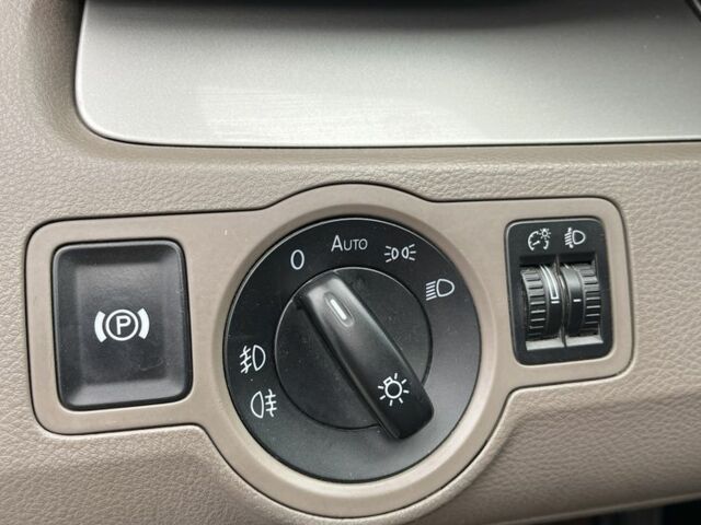 Сірий Фольксваген Пассат Варіант, об'ємом двигуна 1.4 л та пробігом 226 тис. км за 6800 $, фото 17 на Automoto.ua