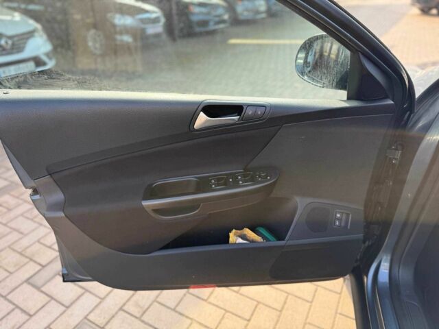 Серый Фольксваген Пассат Вариант, объемом двигателя 1.4 л и пробегом 229 тыс. км за 8500 $, фото 10 на Automoto.ua