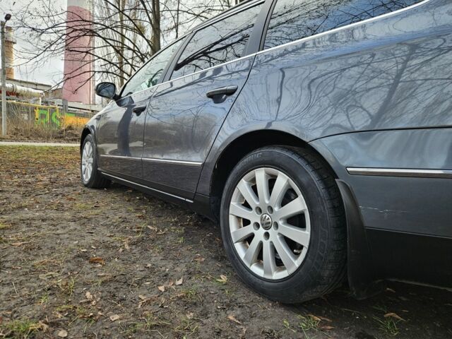 Серый Фольксваген Пассат Вариант, объемом двигателя 2 л и пробегом 450 тыс. км за 2400 $, фото 4 на Automoto.ua