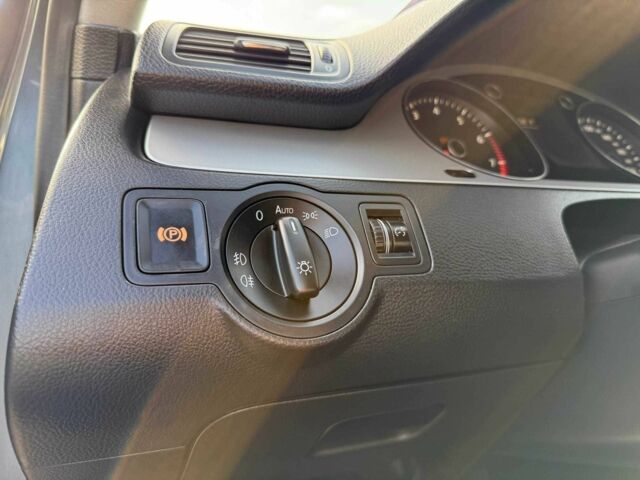 Серый Фольксваген Пассат Вариант, объемом двигателя 1.4 л и пробегом 229 тыс. км за 8500 $, фото 12 на Automoto.ua