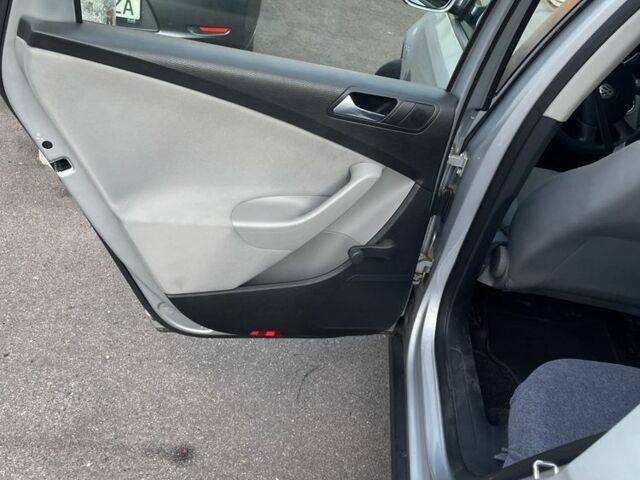 Фольксваген Пассат Вариант 2009 в Одессе на Automoto.ua Серый Фольксваген Пассат Вариант, объемом двигателя 2 л и пробегом 400 тыс. км за 5700 $, фото 3 на Automoto.ua