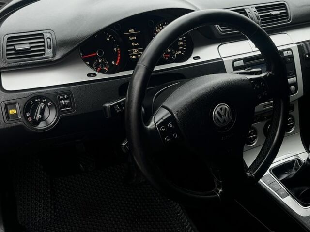 Серый Фольксваген Пассат Вариант, объемом двигателя 2 л и пробегом 277 тыс. км за 6800 $, фото 3 на Automoto.ua