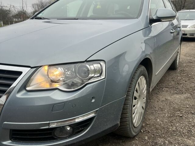 Серый Фольксваген Пассат Вариант, объемом двигателя 1.4 л и пробегом 252 тыс. км за 7000 $, фото 1 на Automoto.ua