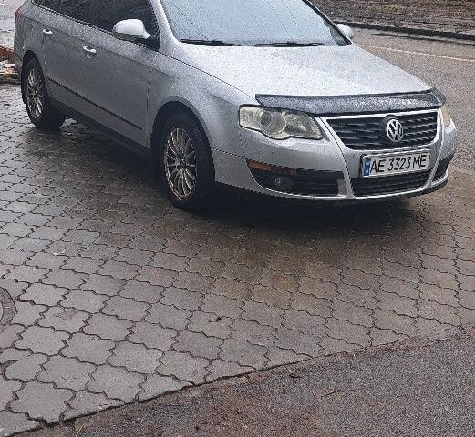 Сірий Фольксваген Пассат Варіант, об'ємом двигуна 2 л та пробігом 294 тис. км за 5900 $, фото 2 на Automoto.ua