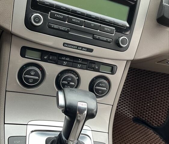 Сірий Фольксваген Пассат Варіант, об'ємом двигуна 1.4 л та пробігом 226 тис. км за 6500 $, фото 16 на Automoto.ua