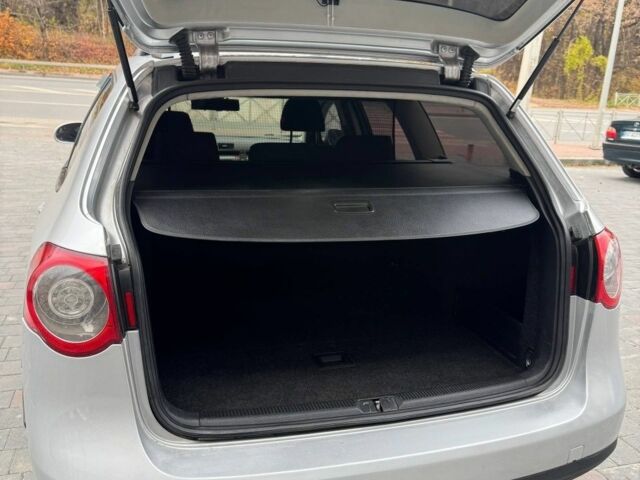 Серый Фольксваген Пассат Вариант, объемом двигателя 1.6 л и пробегом 350 тыс. км за 6300 $, фото 5 на Automoto.ua