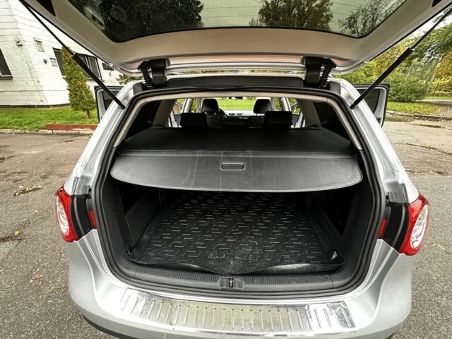 Сірий Фольксваген Пассат Варіант, об'ємом двигуна 2 л та пробігом 240 тис. км за 7650 $, фото 12 на Automoto.ua