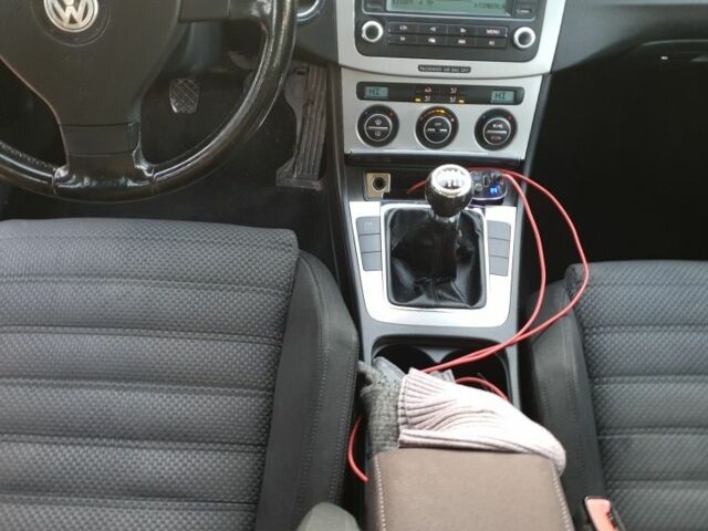 Сірий Фольксваген Пассат Варіант, об'ємом двигуна 2 л та пробігом 333 тис. км за 3000 $, фото 7 на Automoto.ua