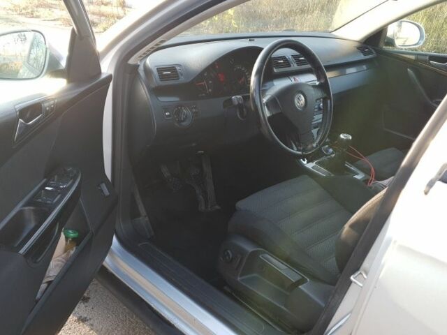 Сірий Фольксваген Пассат Варіант, об'ємом двигуна 2 л та пробігом 333 тис. км за 3000 $, фото 6 на Automoto.ua