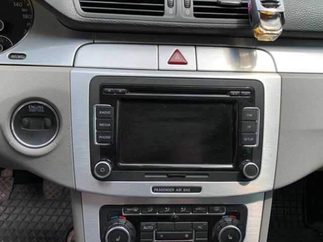 Серый Фольксваген Пассат Вариант, объемом двигателя 2 л и пробегом 248 тыс. км за 7600 $, фото 7 на Automoto.ua