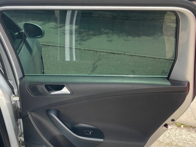 Фольксваген Пассат Вариант 2010 в Киеве на Automoto.ua Серый Фольксваген Пассат Вариант, объемом двигателя 1.8 л и пробегом 370 тыс. км за 6299 $, фото 15 на Automoto.ua