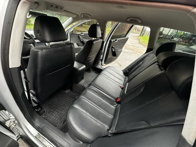 Сірий Фольксваген Пассат Варіант, об'ємом двигуна 2 л та пробігом 240 тис. км за 7650 $, фото 10 на Automoto.ua