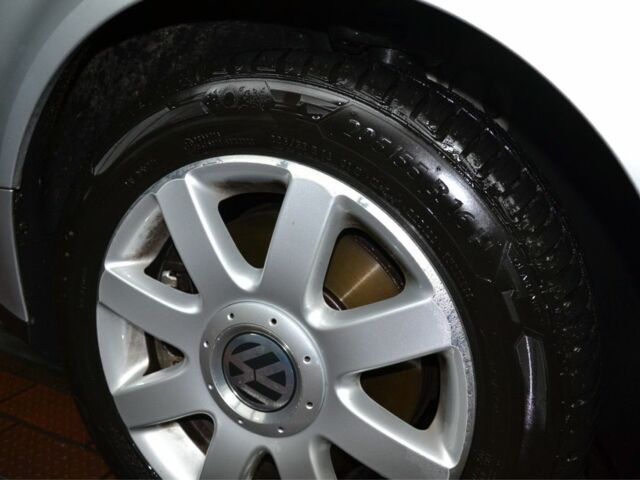 Серый Фольксваген Пассат Вариант, объемом двигателя 2 л и пробегом 326 тыс. км за 3947 $, фото 5 на Automoto.ua