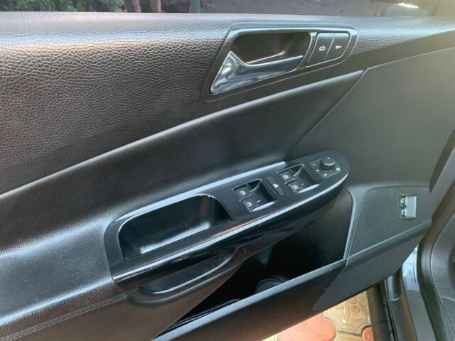 Серый Фольксваген Пассат Вариант, объемом двигателя 2 л и пробегом 352 тыс. км за 6800 $, фото 5 на Automoto.ua