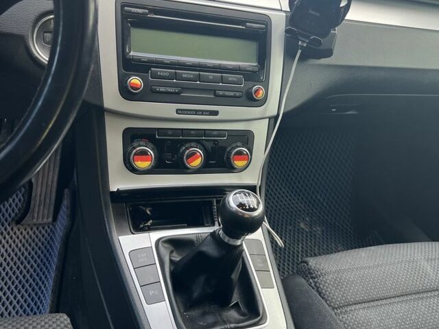 Фольксваген Пассат Вариант 2010 в Камень-Каширский на Automoto.ua Серый Фольксваген Пассат Вариант, объемом двигателя 2 л и пробегом 330 тыс. км за 6800 $, фото 6 на Automoto.ua