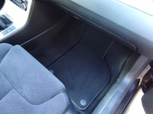 Серый Фольксваген Пассат Вариант, объемом двигателя 2 л и пробегом 287 тыс. км за 7900 $, фото 13 на Automoto.ua