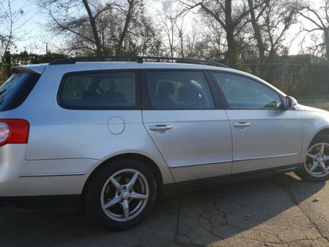 Сірий Фольксваген Пассат Варіант, об'ємом двигуна 2 л та пробігом 333 тис. км за 3000 $, фото 4 на Automoto.ua