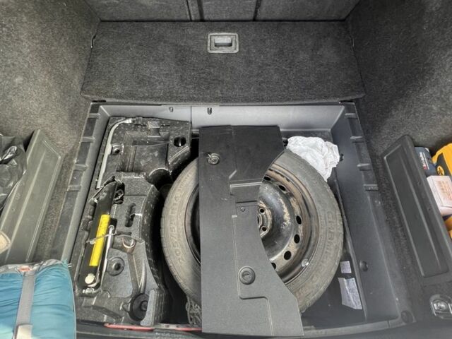 Сірий Фольксваген Пассат Варіант, об'ємом двигуна 2 л та пробігом 320 тис. км за 7700 $, фото 21 на Automoto.ua