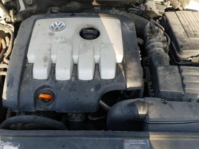 Сірий Фольксваген Пассат Варіант, об'ємом двигуна 2 л та пробігом 333 тис. км за 3000 $, фото 13 на Automoto.ua