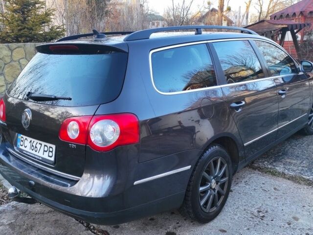 Серый Фольксваген Пассат Вариант, объемом двигателя 2 л и пробегом 287 тыс. км за 7900 $, фото 3 на Automoto.ua