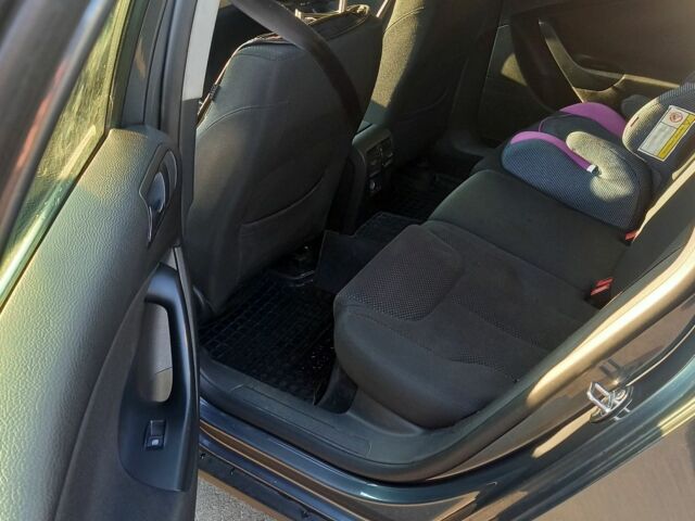 Сірий Фольксваген Пассат Варіант, об'ємом двигуна 2 л та пробігом 275 тис. км за 6500 $, фото 7 на Automoto.ua