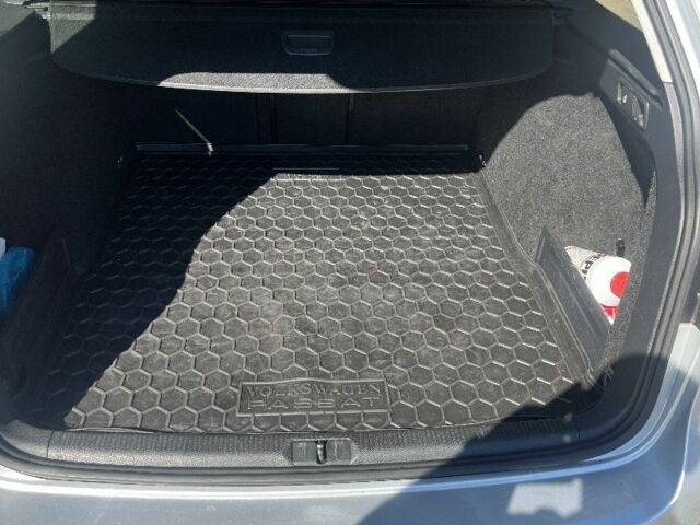 Серый Фольксваген Пассат Вариант, объемом двигателя 1.6 л и пробегом 242 тыс. км за 8500 $, фото 2 на Automoto.ua