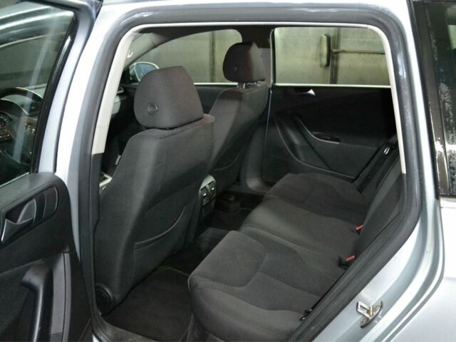 Серый Фольксваген Пассат Вариант, объемом двигателя 2 л и пробегом 326 тыс. км за 3947 $, фото 6 на Automoto.ua