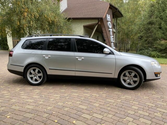 Серый Фольксваген Пассат Вариант, объемом двигателя 2 л и пробегом 210 тыс. км за 7399 $, фото 3 на Automoto.ua