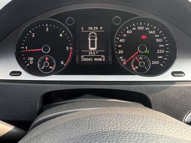 Сірий Фольксваген Пассат Варіант, об'ємом двигуна 2 л та пробігом 320 тис. км за 7700 $, фото 9 на Automoto.ua