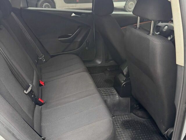 Серый Фольксваген Пассат Вариант, объемом двигателя 1.6 л и пробегом 350 тыс. км за 6300 $, фото 6 на Automoto.ua