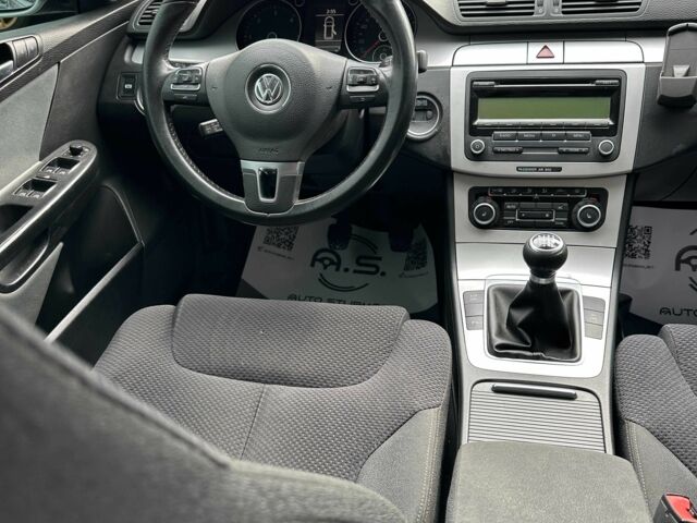 Серый Фольксваген Пассат Вариант, объемом двигателя 1.6 л и пробегом 238 тыс. км за 7450 $, фото 3 на Automoto.ua