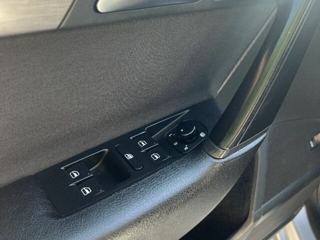 Серый Фольксваген Пассат Вариант, объемом двигателя 1.6 л и пробегом 242 тыс. км за 8500 $, фото 12 на Automoto.ua