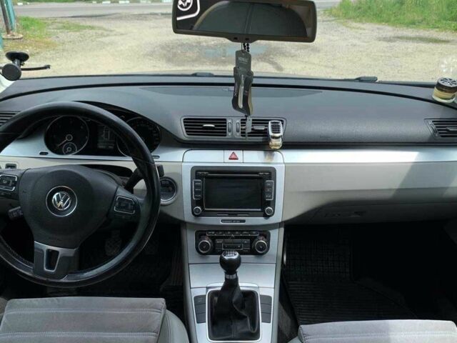 Серый Фольксваген Пассат Вариант, объемом двигателя 2 л и пробегом 248 тыс. км за 7600 $, фото 10 на Automoto.ua