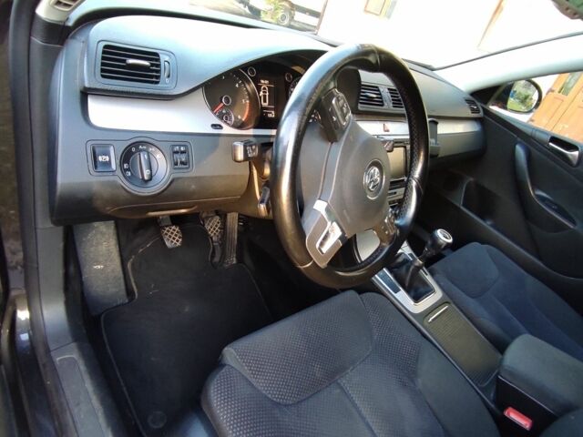 Серый Фольксваген Пассат Вариант, объемом двигателя 2 л и пробегом 287 тыс. км за 7900 $, фото 17 на Automoto.ua