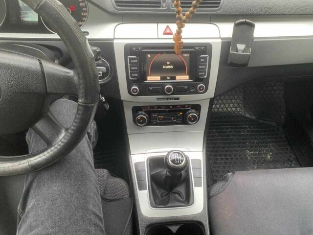 Сірий Фольксваген Пассат Варіант, об'ємом двигуна 2 л та пробігом 254 тис. км за 7200 $, фото 16 на Automoto.ua