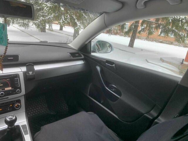 Сірий Фольксваген Пассат Варіант, об'ємом двигуна 2 л та пробігом 254 тис. км за 7200 $, фото 14 на Automoto.ua