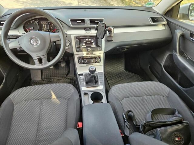 Фольксваген Пассат Вариант 2011 в Луцке на Automoto.ua Серый Фольксваген Пассат Вариант, объемом двигателя 1.6 л и пробегом 240 тыс. км за 5123 $, фото 6 на Automoto.ua